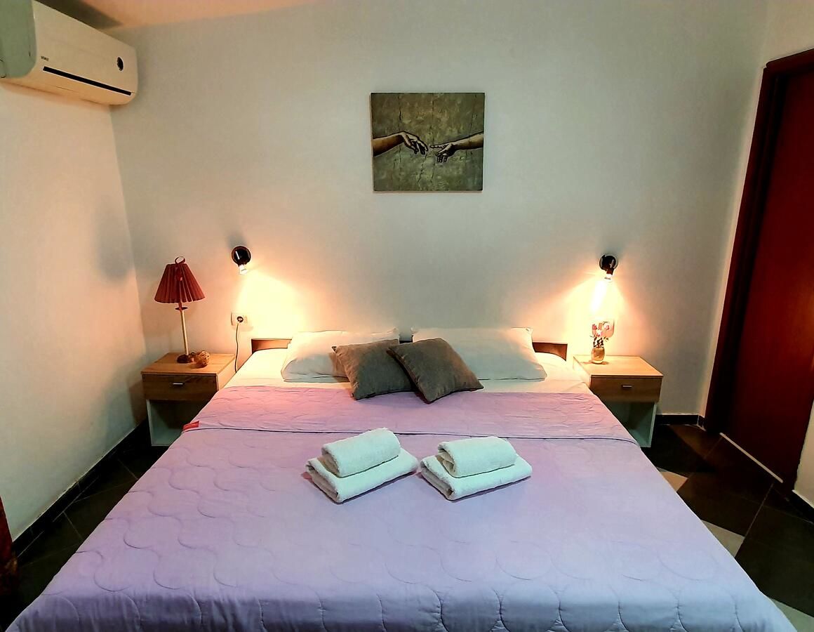 Апартаменты Apartments MaXhit Тиват-28