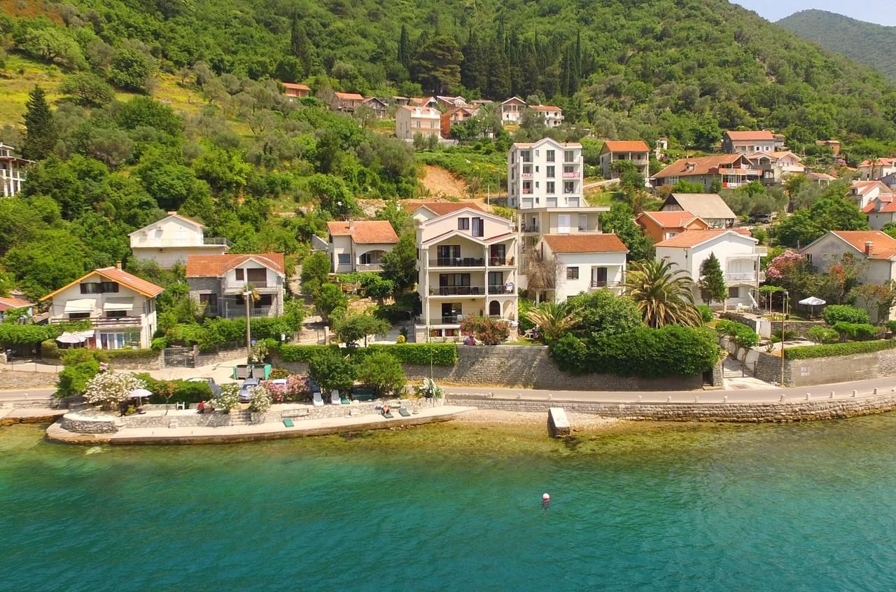 Апартаменты Apartments MaXhit Тиват-12