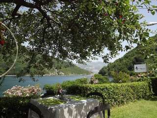 Апартаменты Apartments MaXhit Тиват Двухместный номер с 1 кроватью с видом на море-1