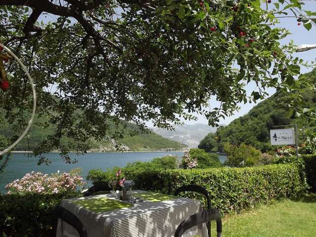 Апартаменты Apartments MaXhit Тиват-13