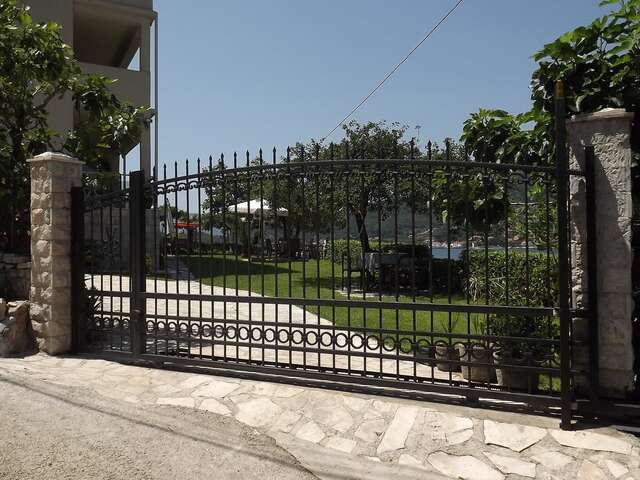 Апартаменты Apartments MaXhit Тиват-18