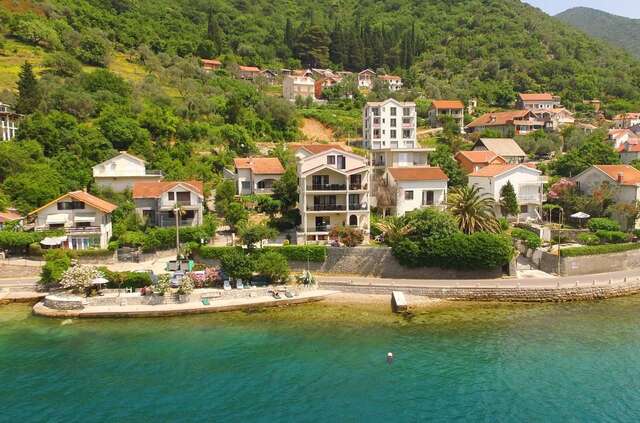 Апартаменты Apartments MaXhit Тиват-11